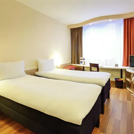 Ibis Hotell 3*
