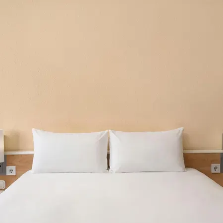 Ibis فندق 3*