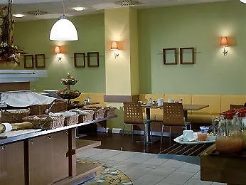 Ibis Hotel 3*