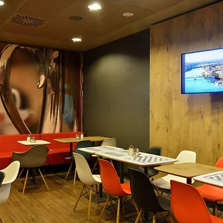 Отель Ibis 3*