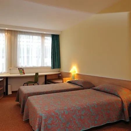 Ibis 3*